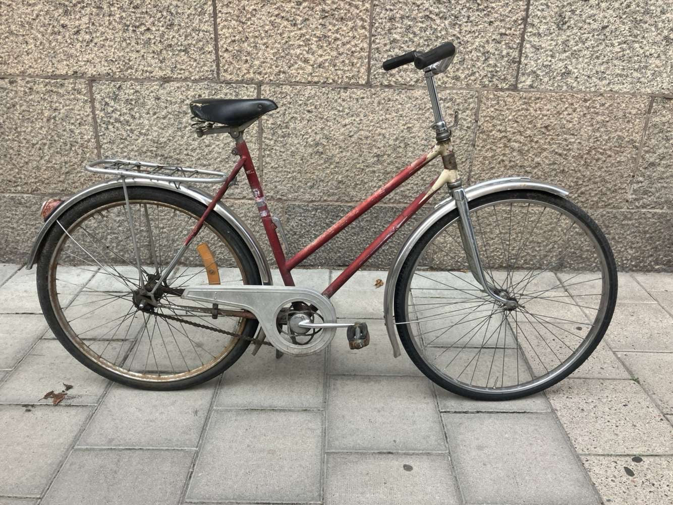 Röd Crescent Damcykel